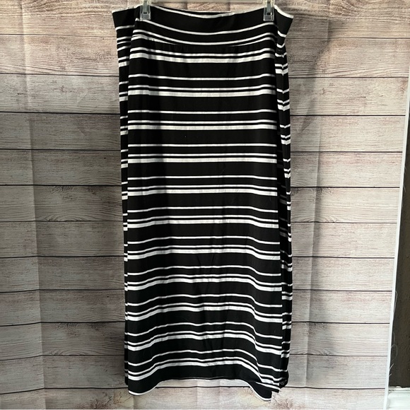 Black & White Stripe Soft Maxi Skirt, Stretch Fabric, Ava & Viv Size 1X - Picture 1 of 6